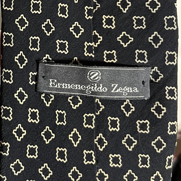 Ermenegildo Zegna Black Cream Geometric Pattern Vintage Tie - Picture 2 of 2